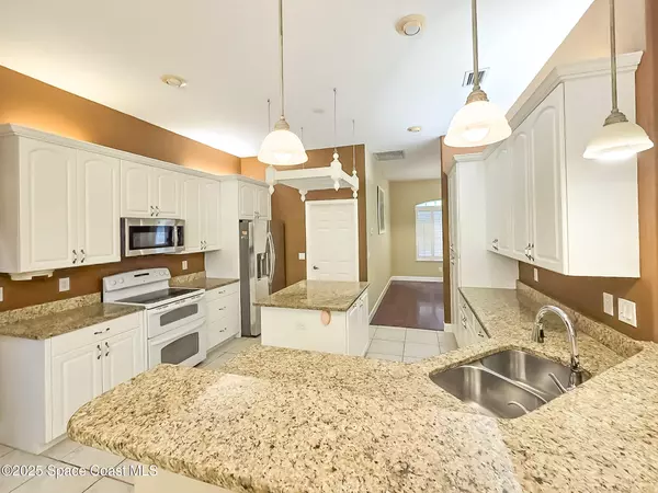 Palm Bay, FL 32909,949 SE Gardenbrook CT