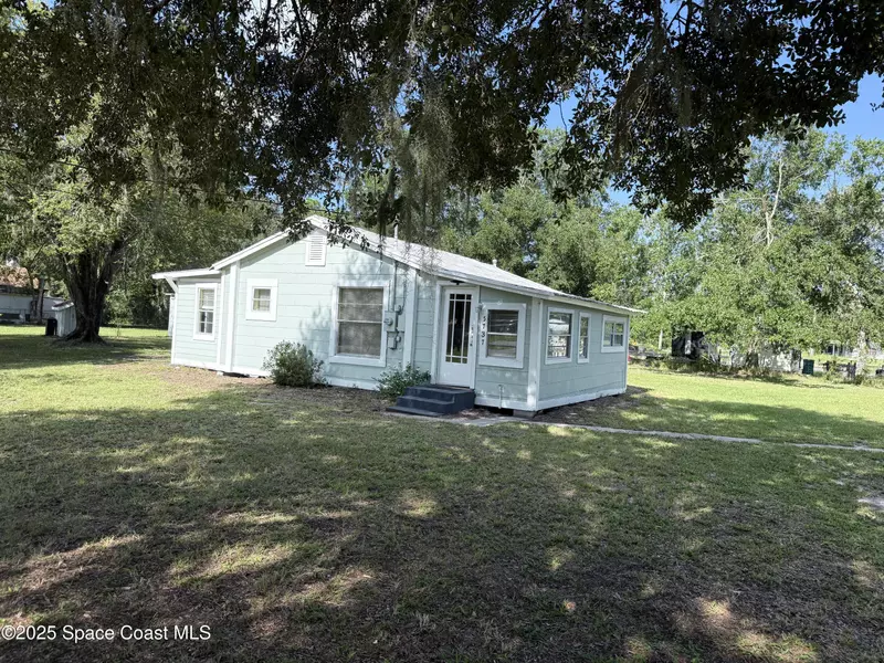 5737 Travis ST, Mims, FL 32754