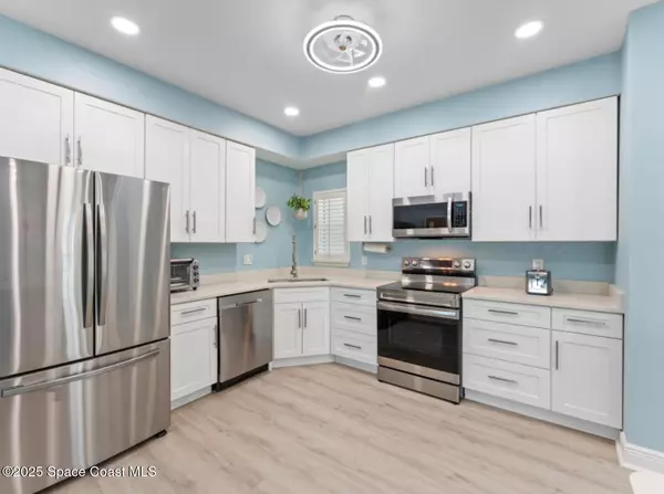 Melbourne Beach, FL 32951,3037 S Highway A1a #2c