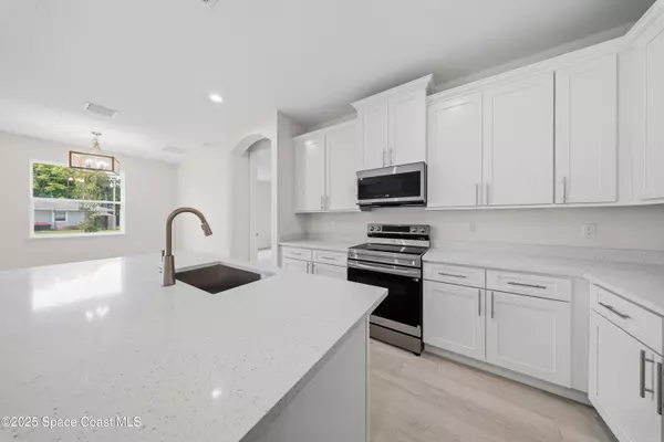 Palm Bay, FL 32908,514 Whitehall AVE SW