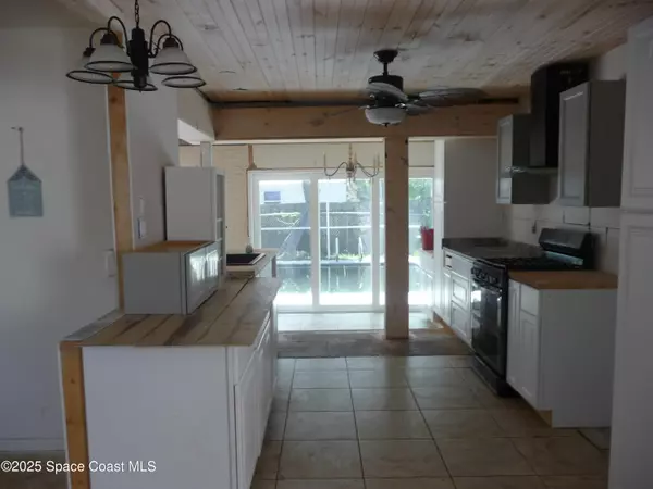 Satellite Beach, FL 32937,428 Penguin DR
