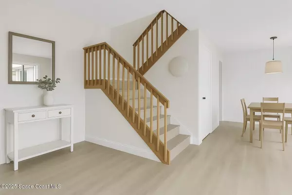 Vero Beach, FL 32960,465 E Waverly PL #8b