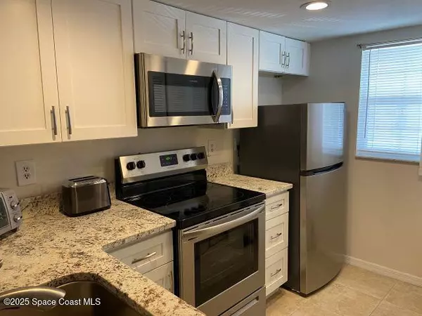 Titusville, FL 32780,1900 Knox Mcrae DR #211h