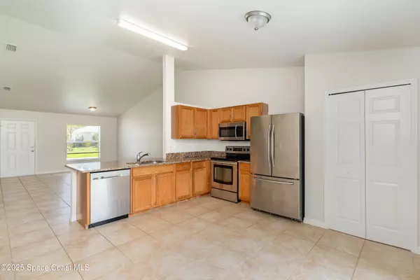 Palm Bay, FL 32909,774 Fletcher RD SE