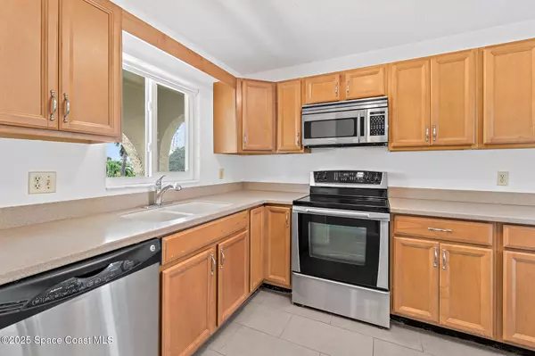 Cocoa Beach, FL 32931,201 Saint Lucie LN #706