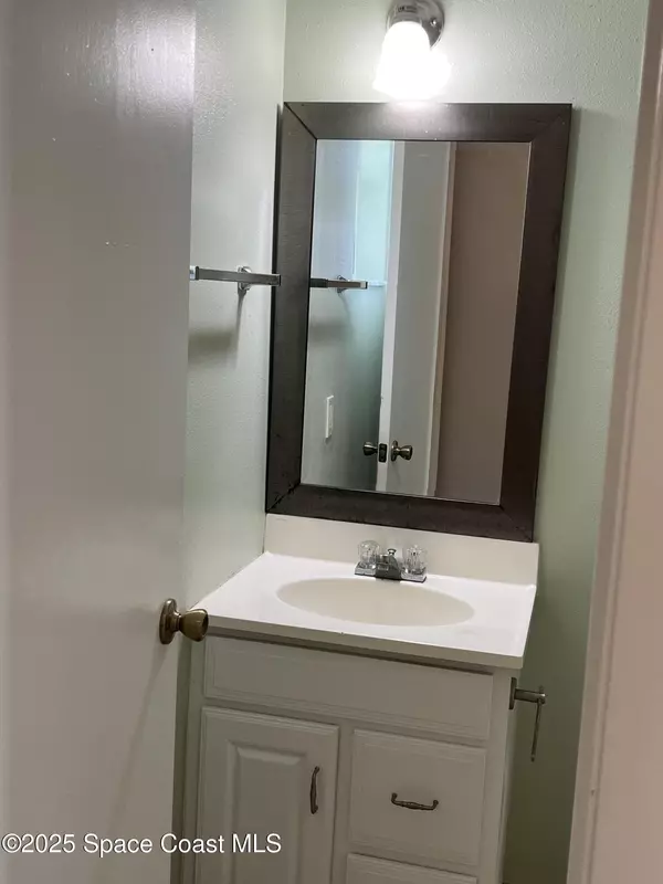Satellite Beach, FL 32937,424 Dove LN #5-8