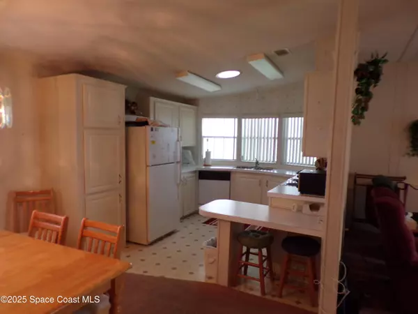 Barefoot Bay, FL 32976,941 Wren CIR