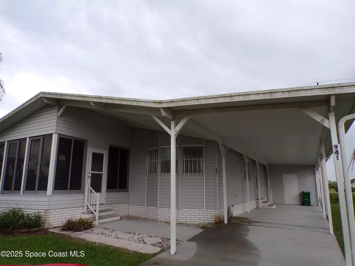Barefoot Bay, FL 32976,941 Wren CIR