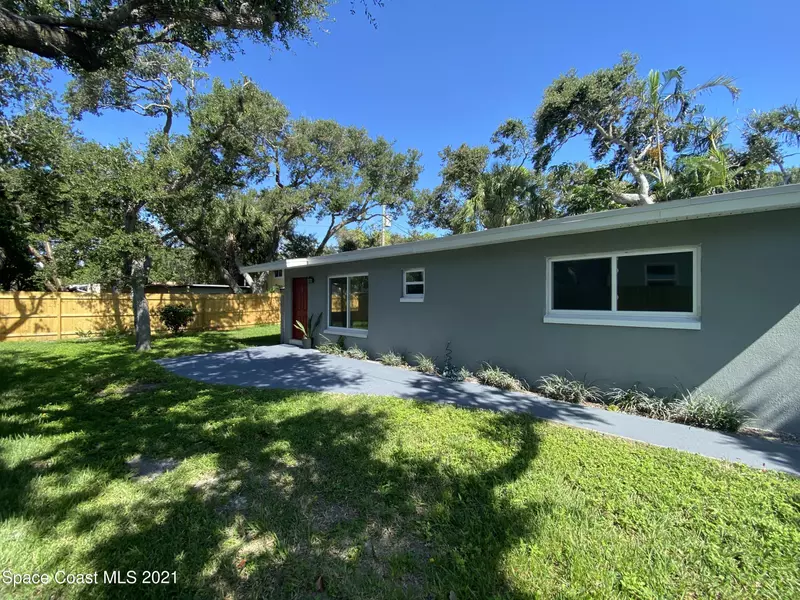 122 Cedar AVE, Cocoa Beach, FL 32931
