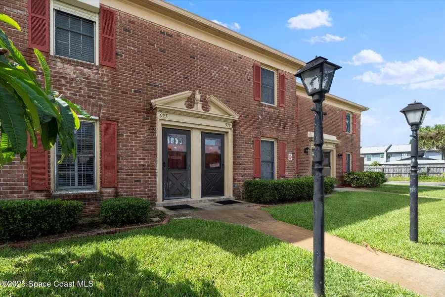 927 N Colonial CT #33, Indian Harbour Beach, FL 32937