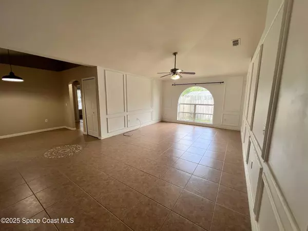 Palm Bay, FL 32909,380 Courtney ST SE