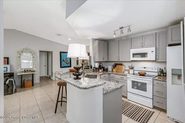 Melbourne, FL 32940,7667 N Wickham RD #118