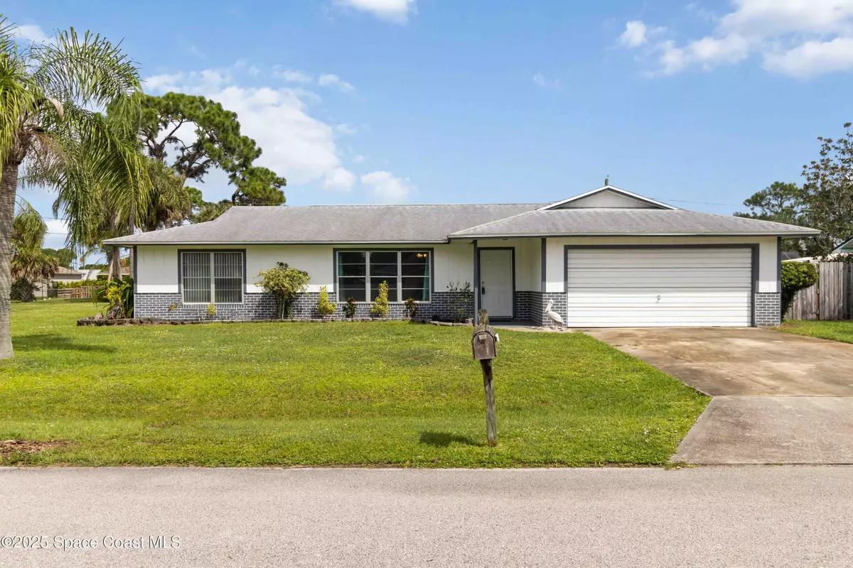 Palm Bay, FL 32907,627 Binney ST NE