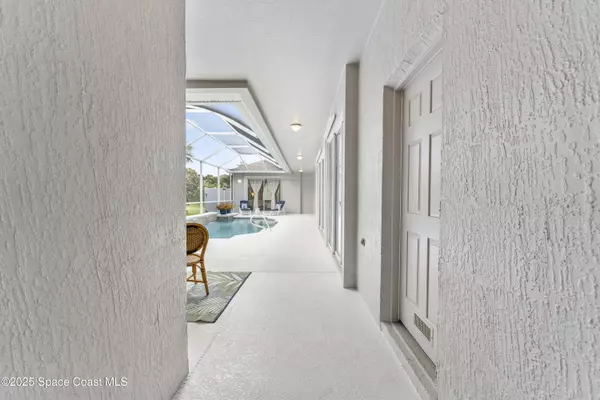 Indialantic, FL 32903,3053 Jacobaeus LN