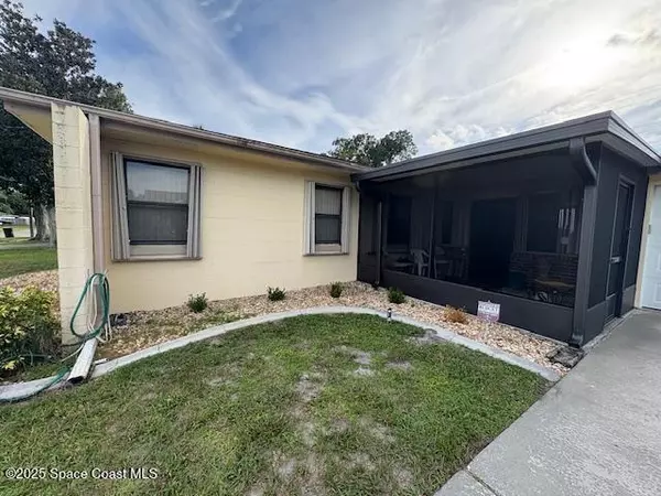 Rockledge, FL 32955,995 Botany LN