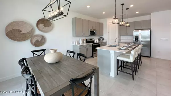 Palm Bay, FL 32907,2026 Fuchsia PL NW
