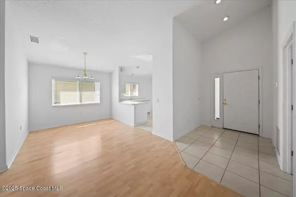 Melbourne, FL 32901,881 Indian Oaks DR