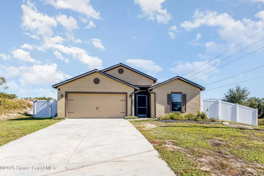 104 Jasmine CIR, Poinciana, FL 34759
