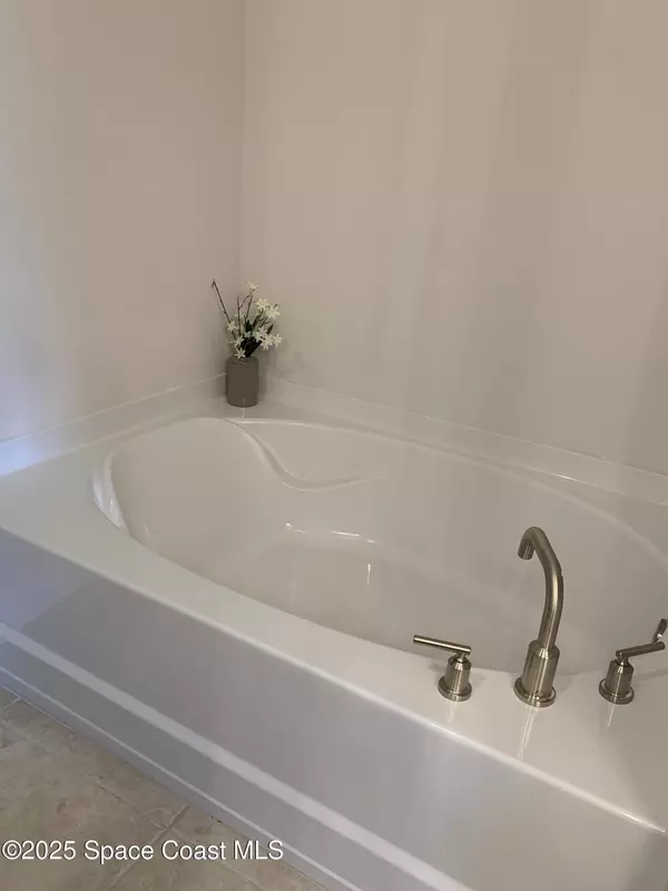 Palm Bay, FL 32907,1686 Kylar DR NW