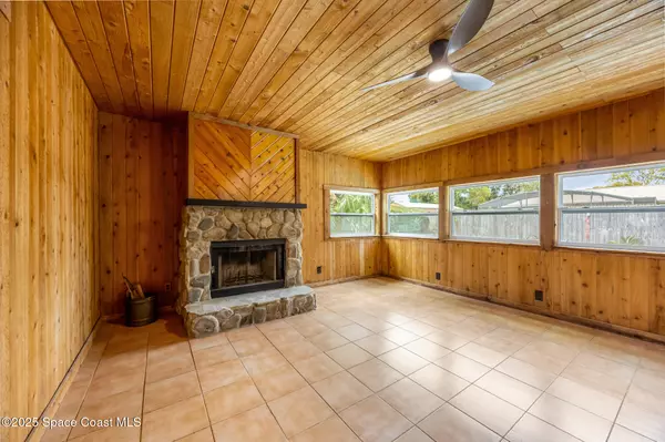 Palm Bay, FL 32907,835 Emerson DR NE