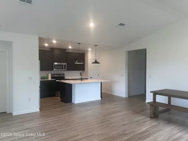 Palm Bay, FL 32907,712 Donau AVE NW