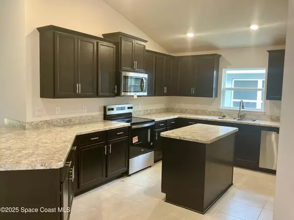 Palm Bay, FL 32907,1666 Kylar DR NW