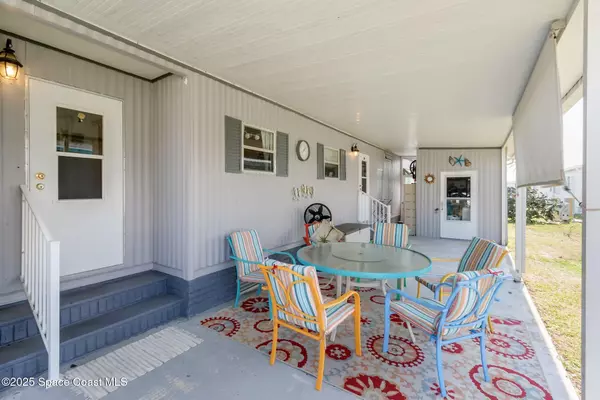 Barefoot Bay, FL 32976,1069 Manila DR