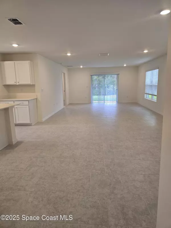 Palm Bay, FL 32908,581 SW Richmond CIR