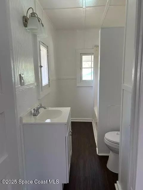 Rockledge, FL 32955,1077 Shares DR #2-B Upstairs