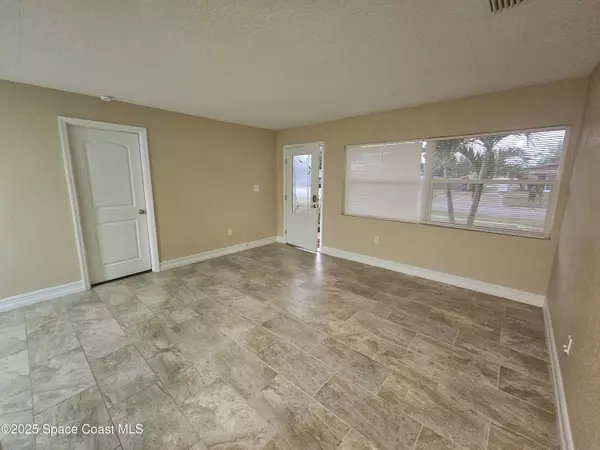 Melbourne, FL 32935,2125 Laden RD