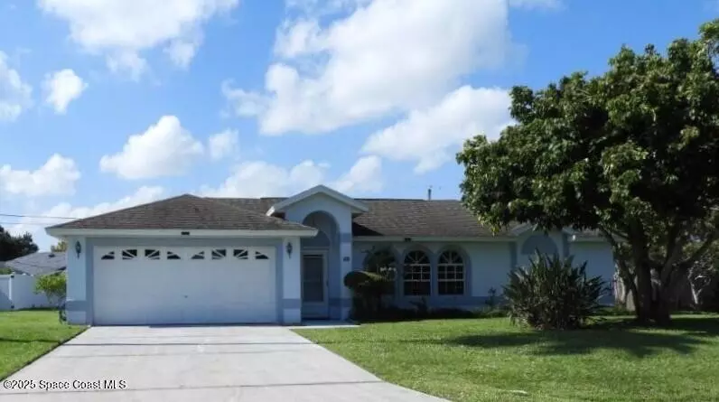 701 Dinner ST NE, Palm Bay, FL 32907
