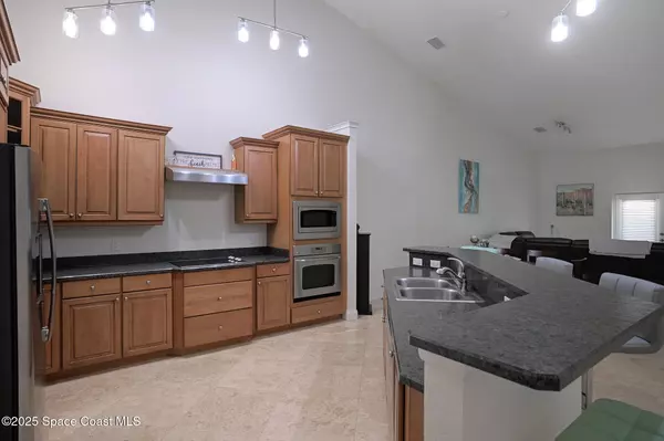 Satellite Beach, FL 32937,127 Lancha CIR #204