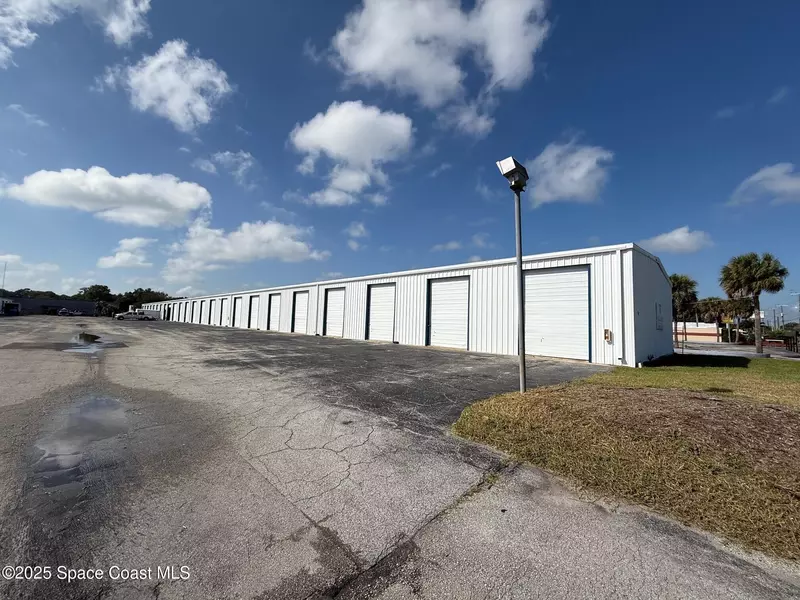 6943 W Old Nasa BLVD #W18 & W19 (2, 000 Sf), Melbourne, FL 32904