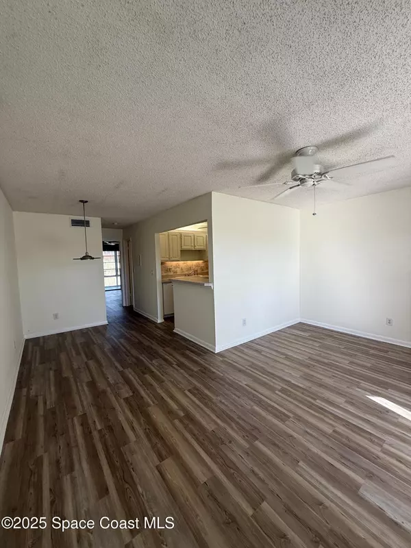 Vero Beach, FL 32962,108 Spring Lake CT #204