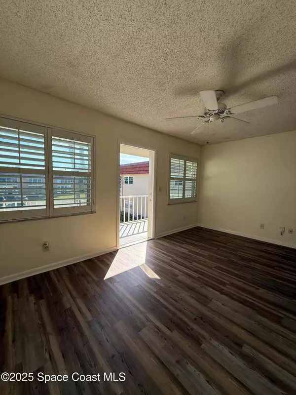 Vero Beach, FL 32962,108 Spring Lake CT #204