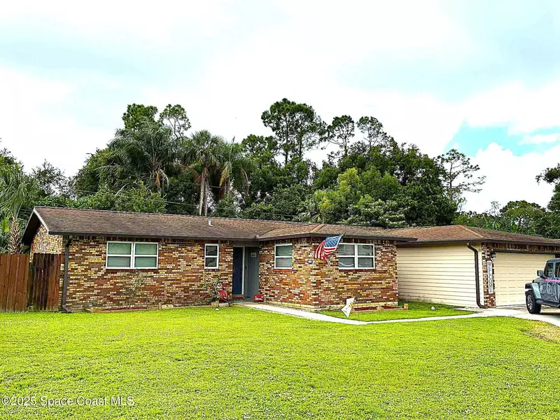 3707 Sunny DR, Mims, FL 32754
