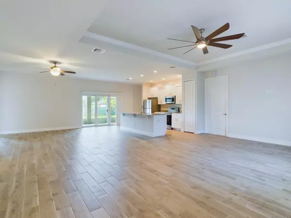 Palm Bay, FL 32909,460 Havana AVE SE