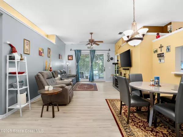 Orlando, FL 32825,412 Valencia Place CIR