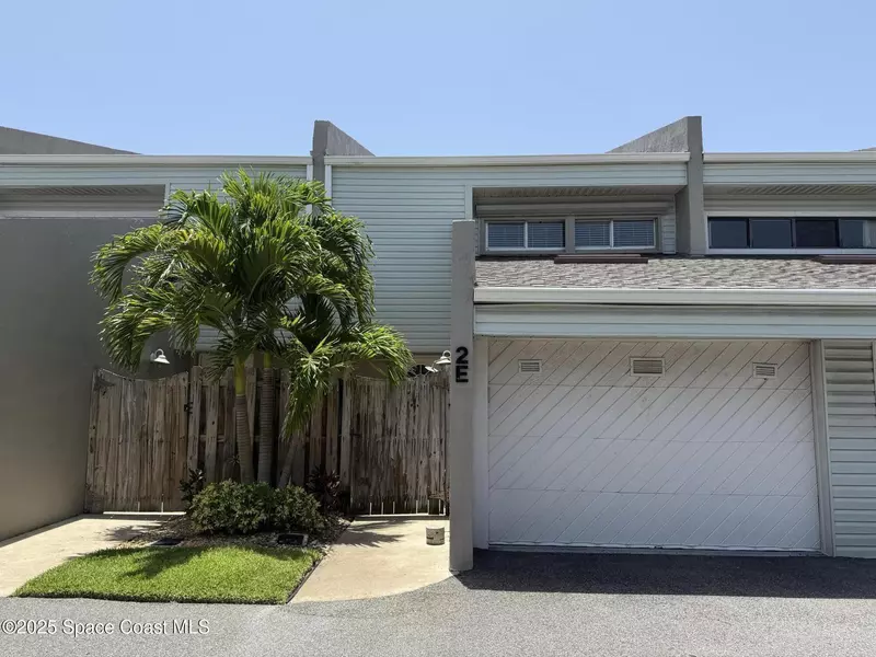 1704 Atlantic ST #2e, Melbourne Beach, FL 32951
