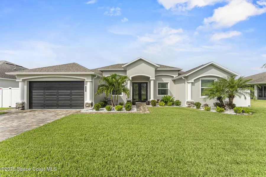 1085 E Captiva Island CIR SW, Palm Bay, FL 32908