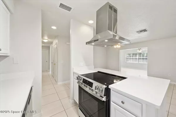 Palm Bay, FL 32909,680 Bluefields ST SE