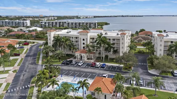 551 Casa Bella DR #204, Cape Canaveral, FL 32920
