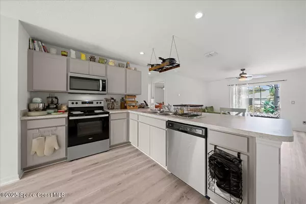 Palm Bay, FL 32909,487 Dadeville ST SE