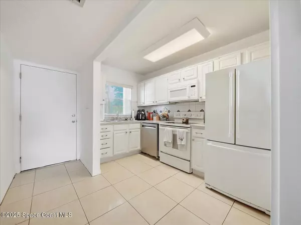 Titusville, FL 32780,2483 Country Club DR #C105