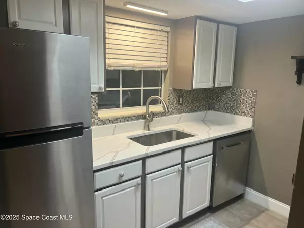 Melbourne, FL 32935,203 Bristol LN #203