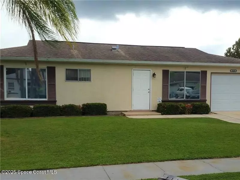 2422 Roxbury CIR, North Port, FL 34288