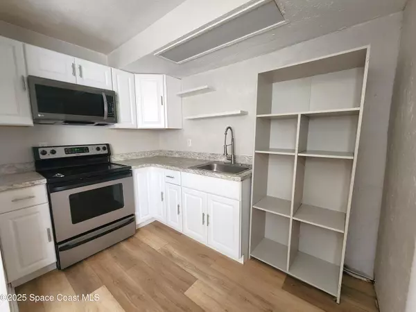 Melbourne, FL 32935,23 Elton ST #23