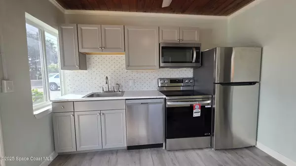 Cocoa Beach, FL 32931,6411 Ridgewood AVE