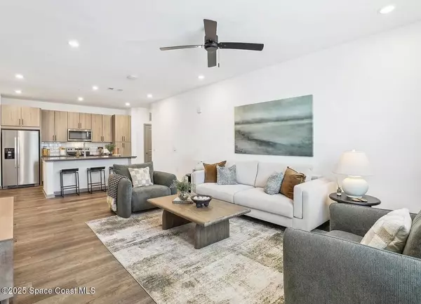 Rockledge, FL 32955,1073 Journey CIR #204