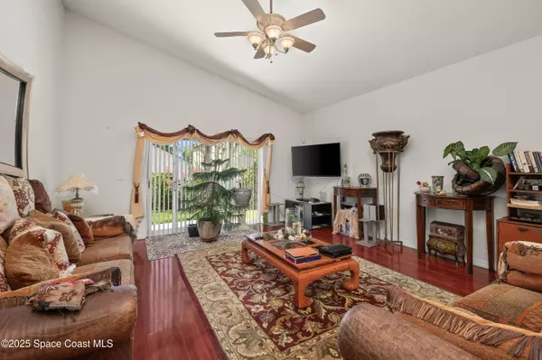 Sanford, FL 32771,221 Belgian WAY